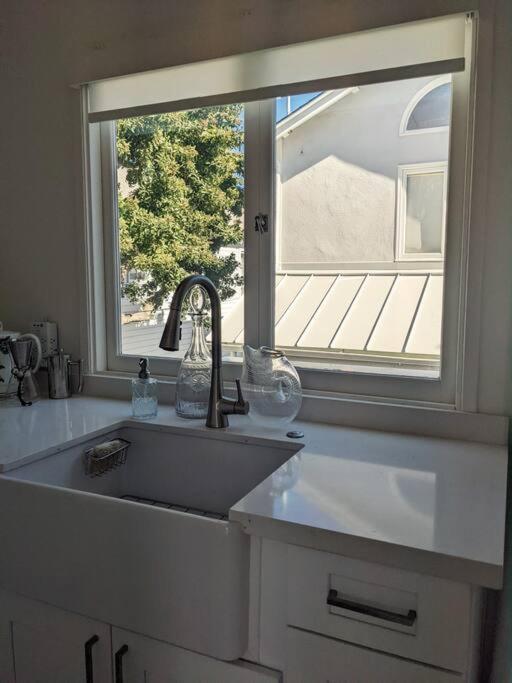 Venice Canals & Beach Guest House Los Angeles Exterior photo